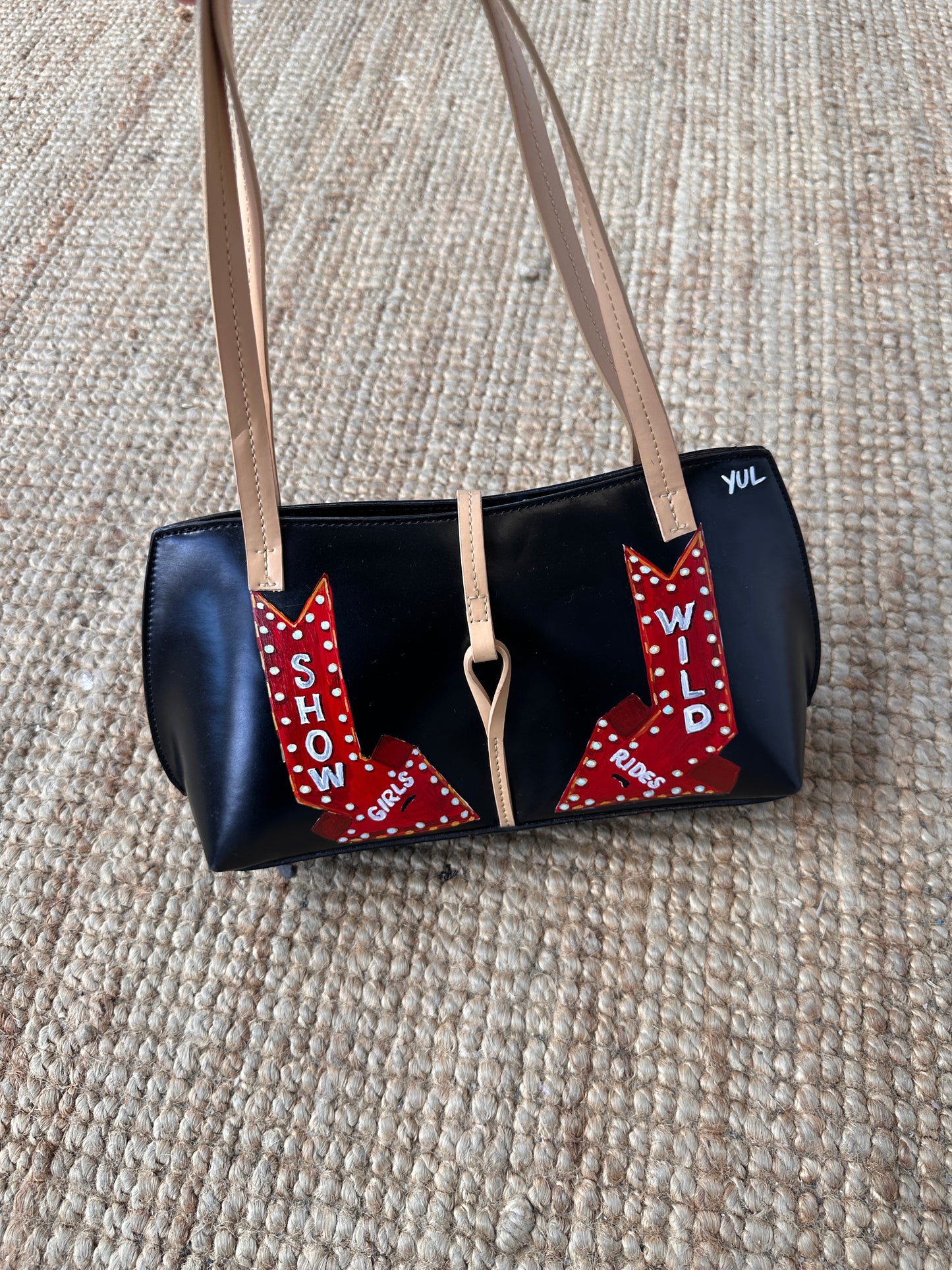 The Strip / Black Shoulder Bag
