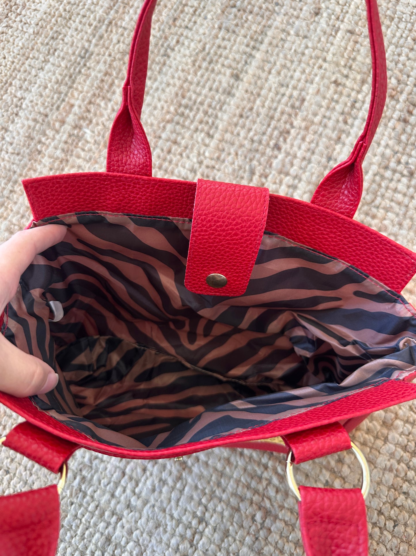 All the Smokes / Red Vintage Hand Bag