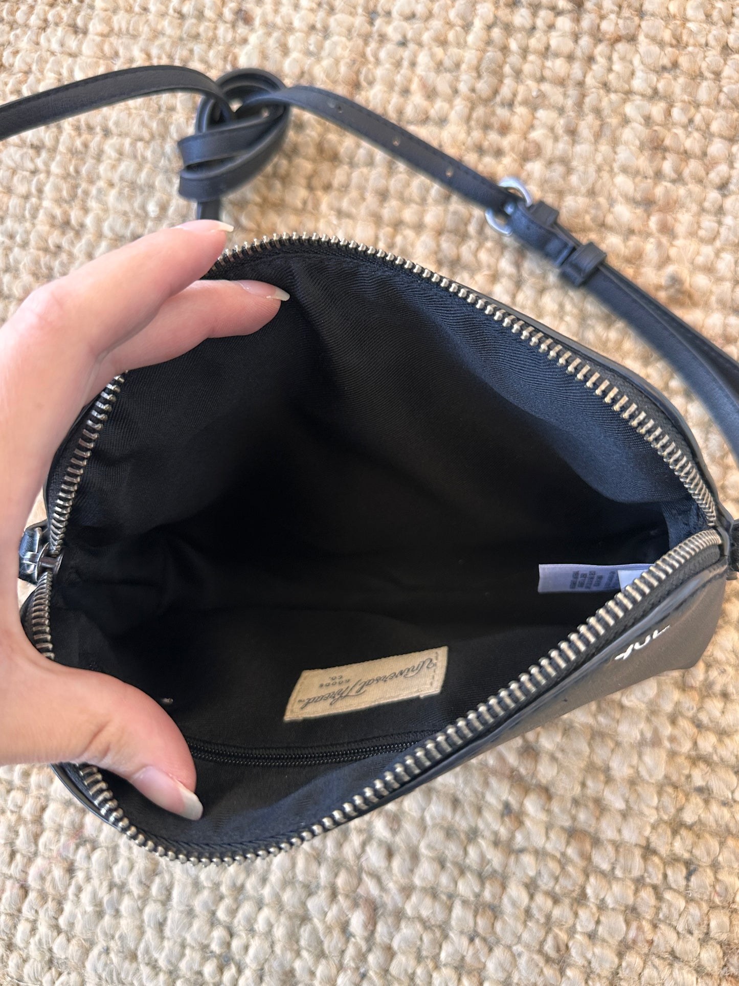 Sony Camera / Black Cross Body Bag
