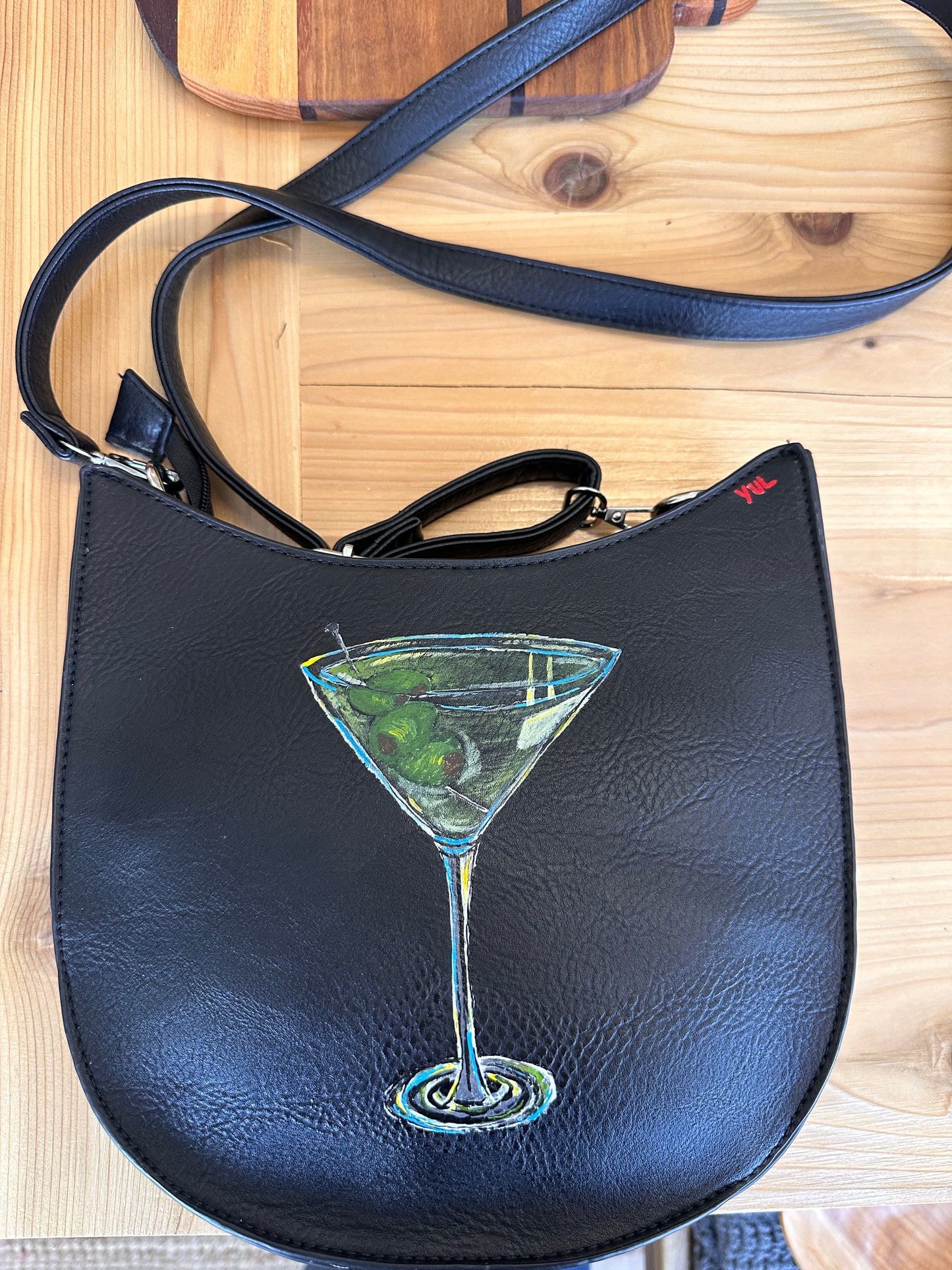 Dirty Martini / Black Cross Body